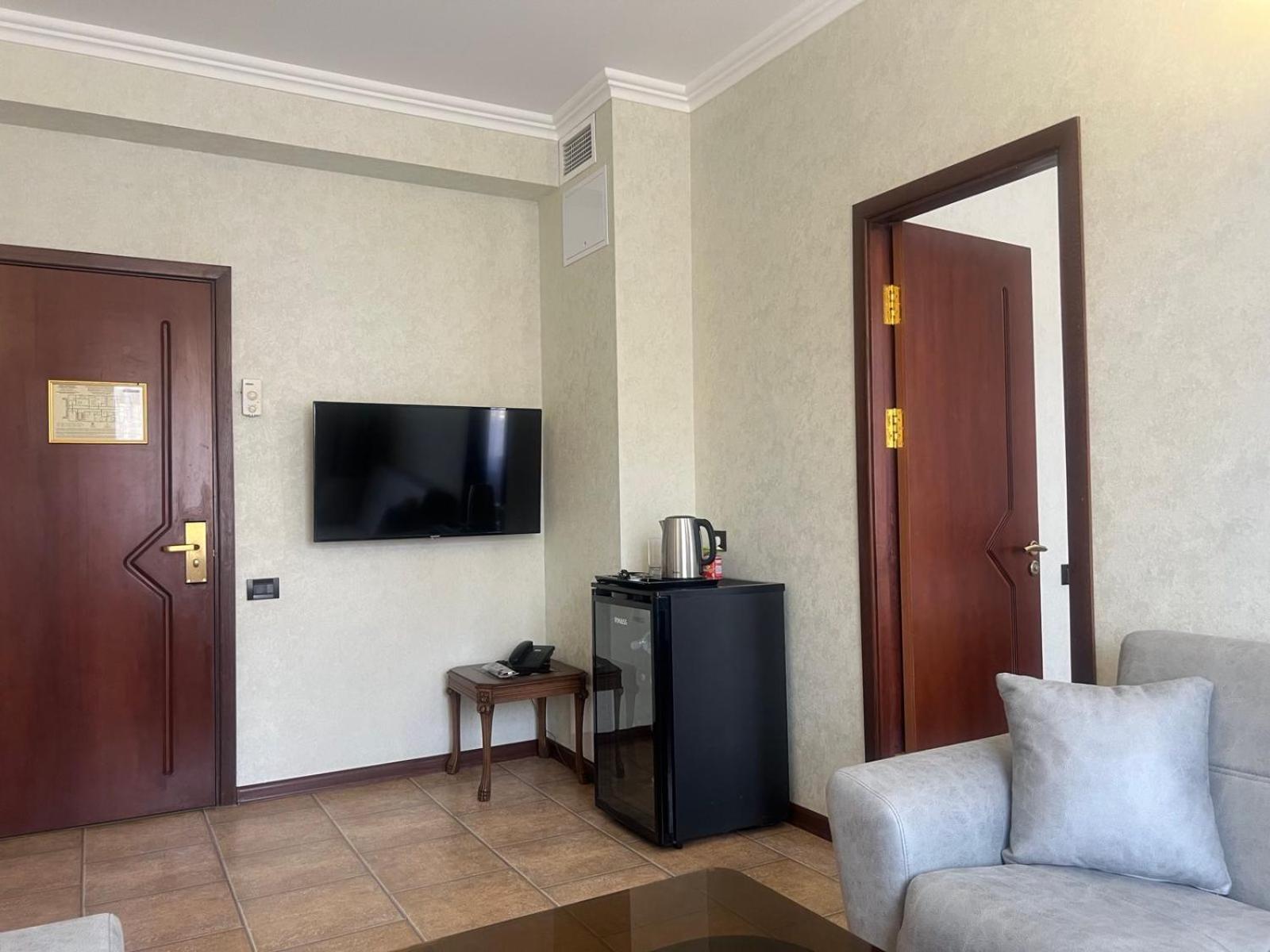 Park Avenue Hotel Erivan Dış mekan fotoğraf