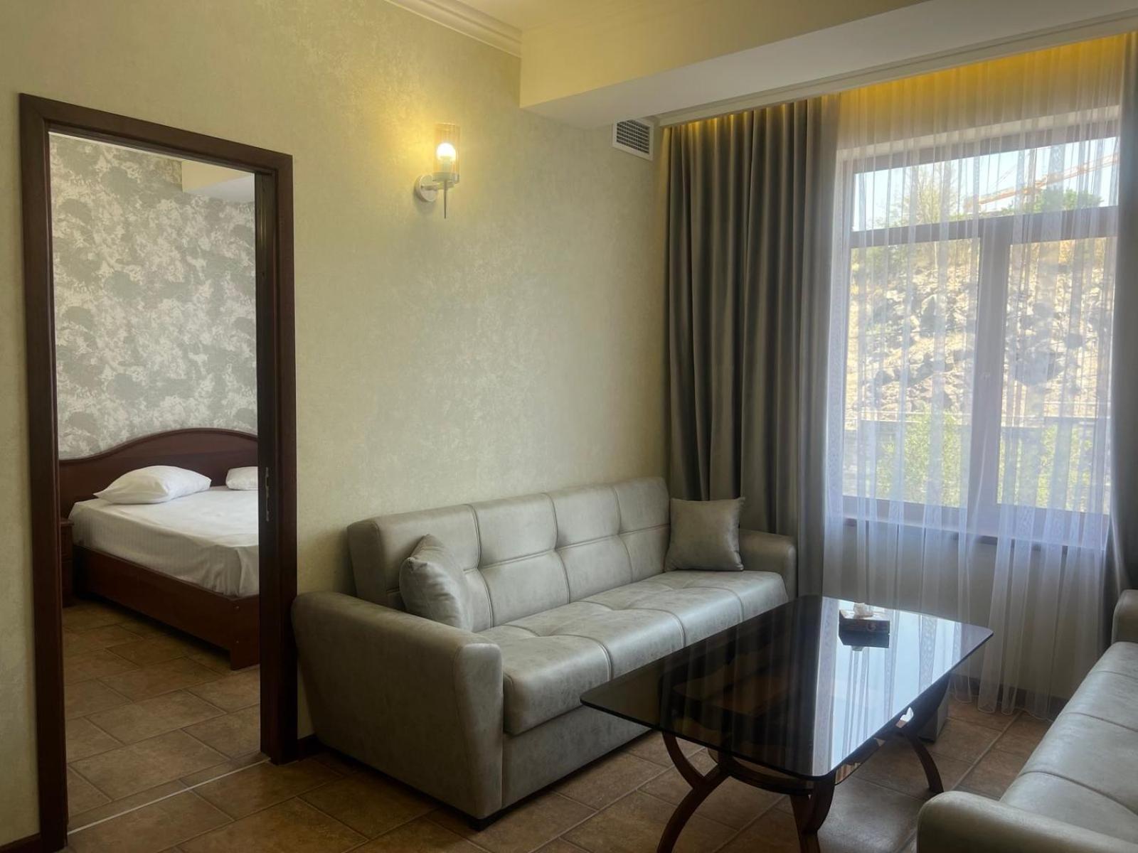 Park Avenue Hotel Erivan Dış mekan fotoğraf