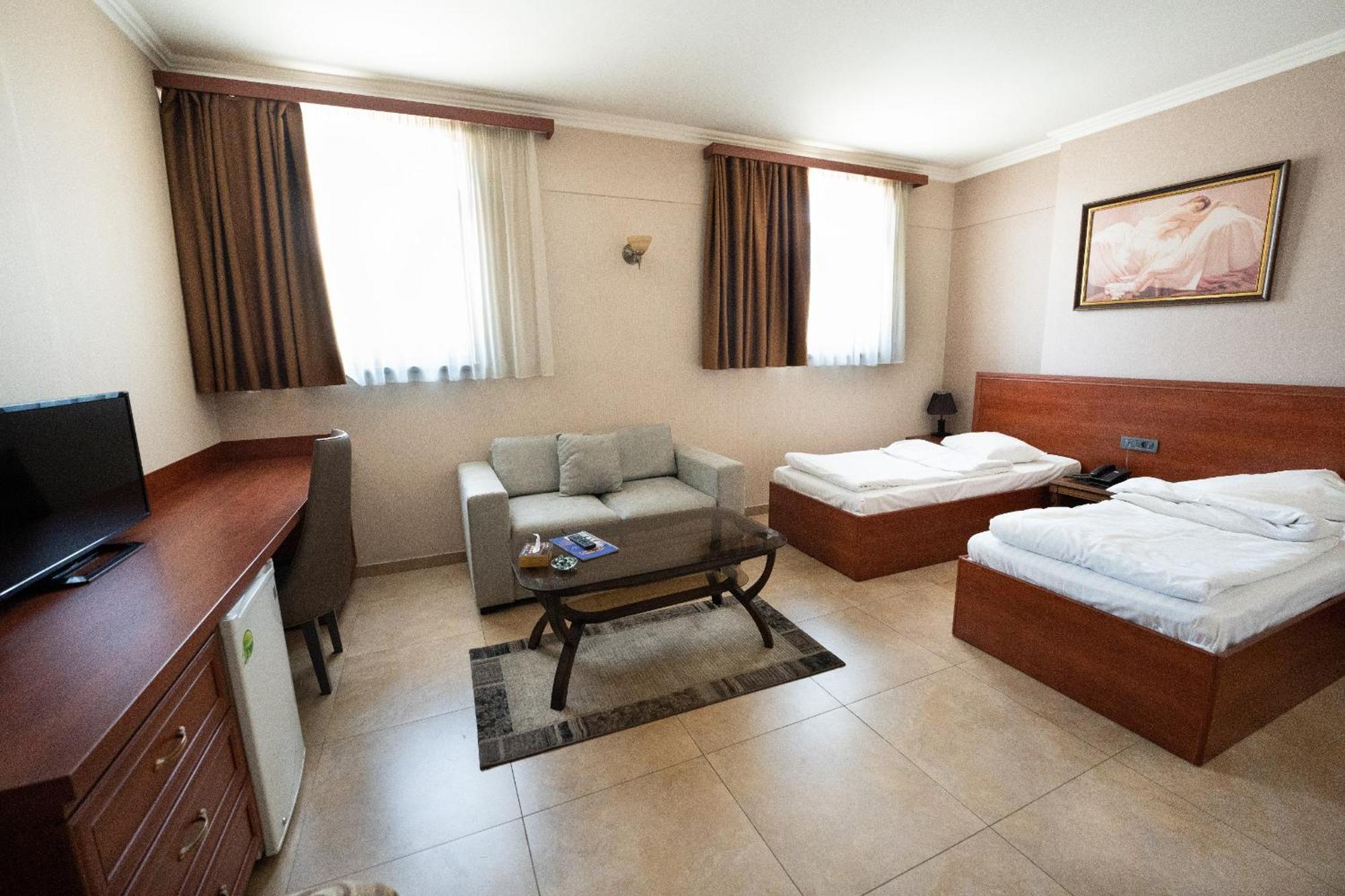 Park Avenue Hotel Erivan Dış mekan fotoğraf