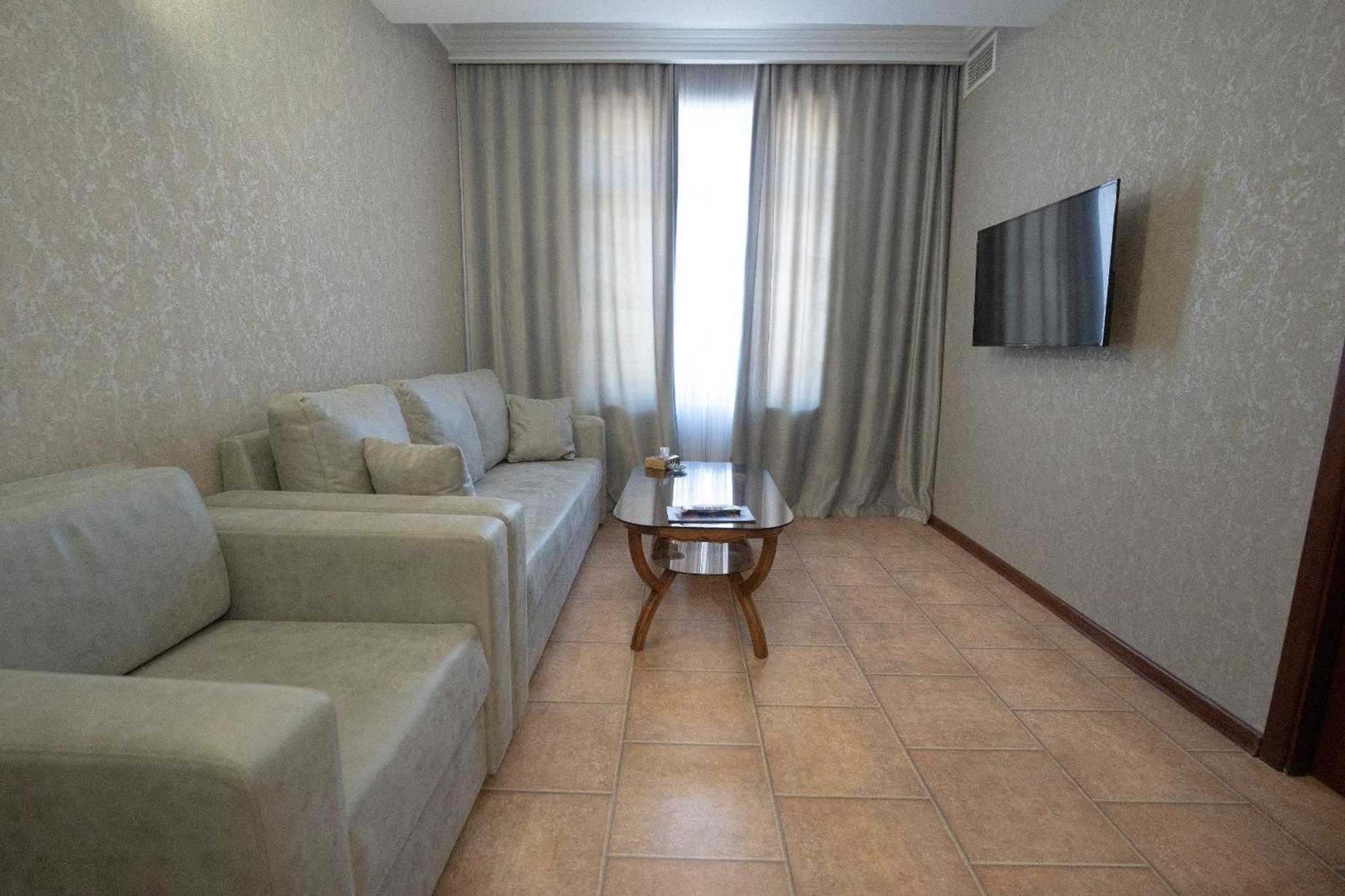 Park Avenue Hotel Erivan Dış mekan fotoğraf