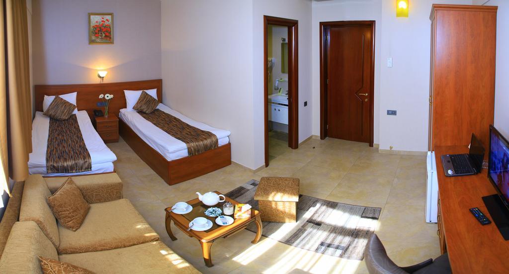 Park Avenue Hotel Erivan Dış mekan fotoğraf