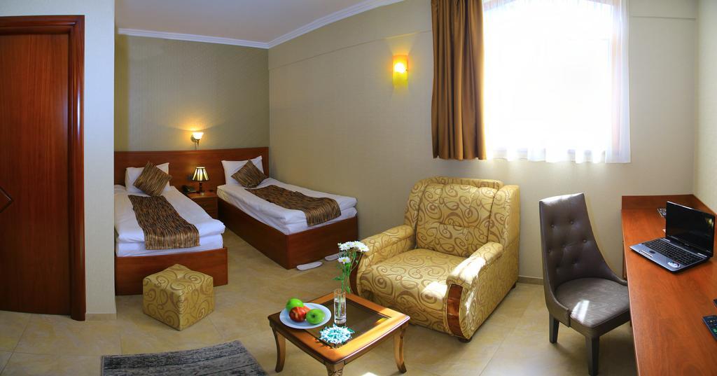 Park Avenue Hotel Erivan Dış mekan fotoğraf