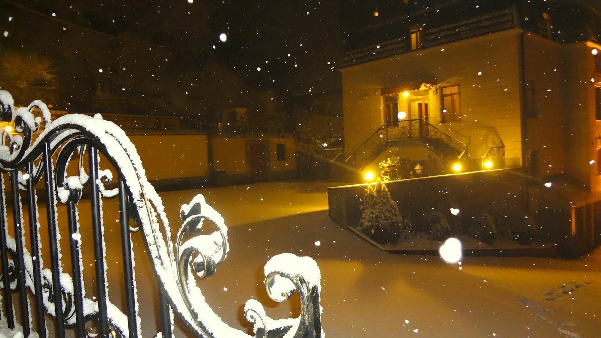 Park Avenue Hotel Erivan Dış mekan fotoğraf